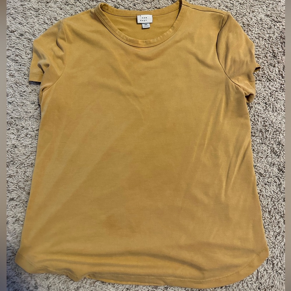 Super soft shirt size small